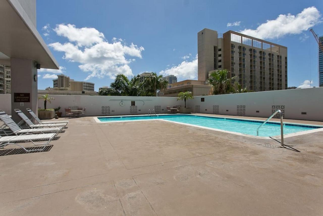 Royal Kuhio 1709 - Spacious Studio With Stunning Ocean City Views In The Heart Of Waikiki! Villa Honolulu Bagian luar foto